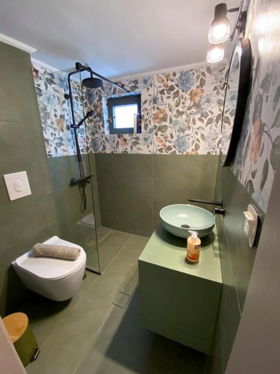 Panos Luxury Apartment