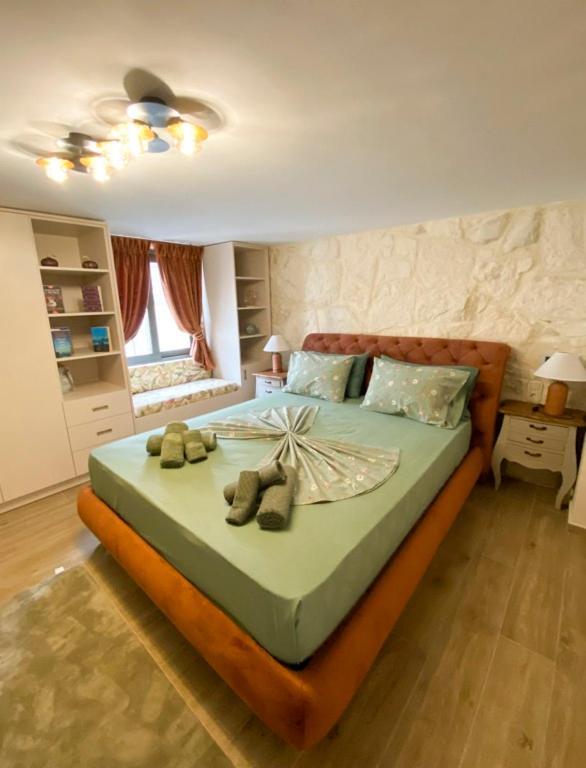 Panos Luxury Apartment *
